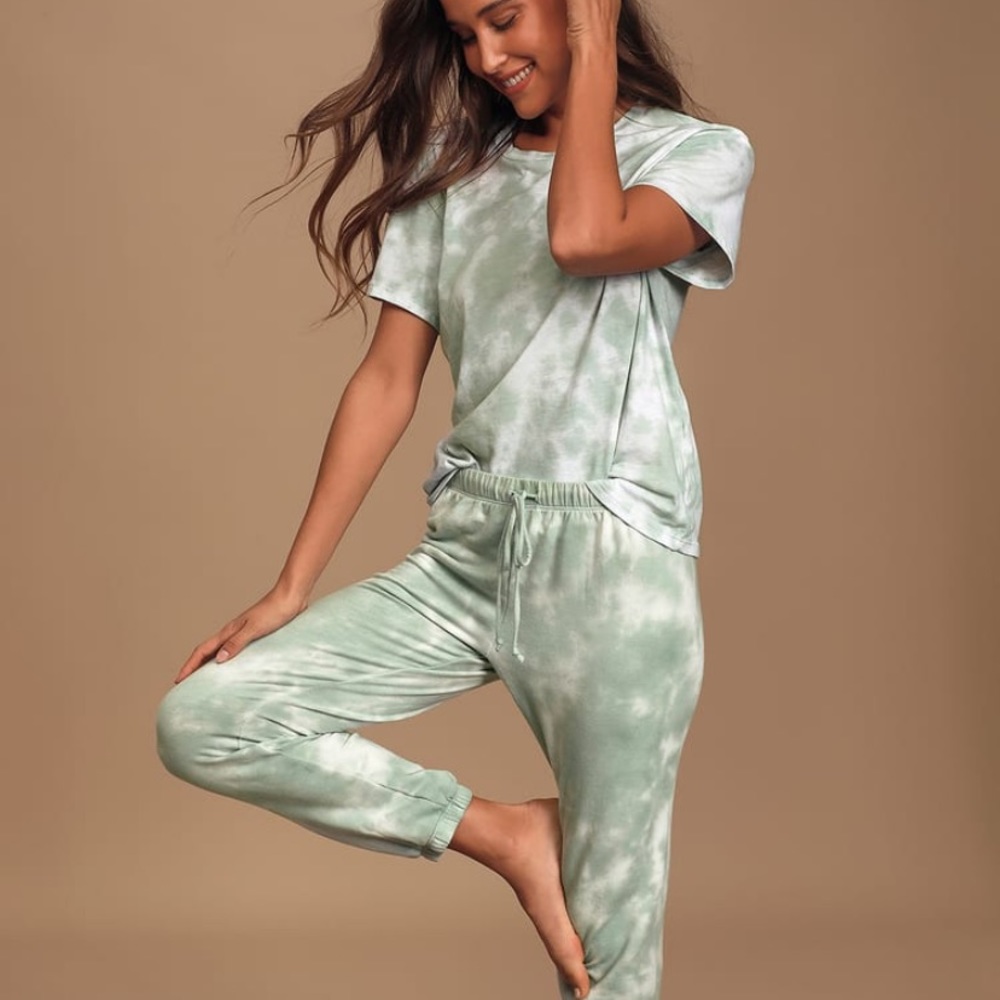 Lulus tie dye jogger sweat suit
